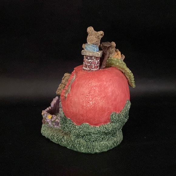 1994 Youngs Mouse Mice Red Apple House Chimney Picket Fence Purple Yellow Flower - Picture 5 of 13